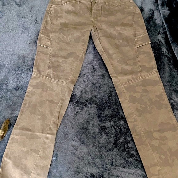 New Supplies by Union Bay Women’s Camo Pants Size 10- no tags - Picture 2 of 6
